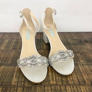 Betsey Johnson Mel Sandal blingy diamond strappy block heel wedding white size 8